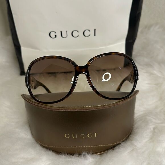 💯Authentic Gucci Sunglasses with Box🍀 - Picture 1 of 12